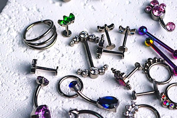 Piercingékszerek eloxálása